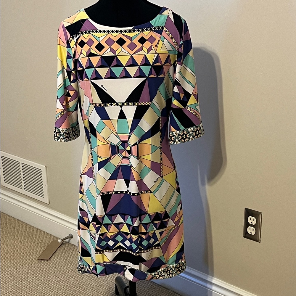 COURAGE. B Dress Looks like an Emilio Pucci and feels like  a Jude Connally